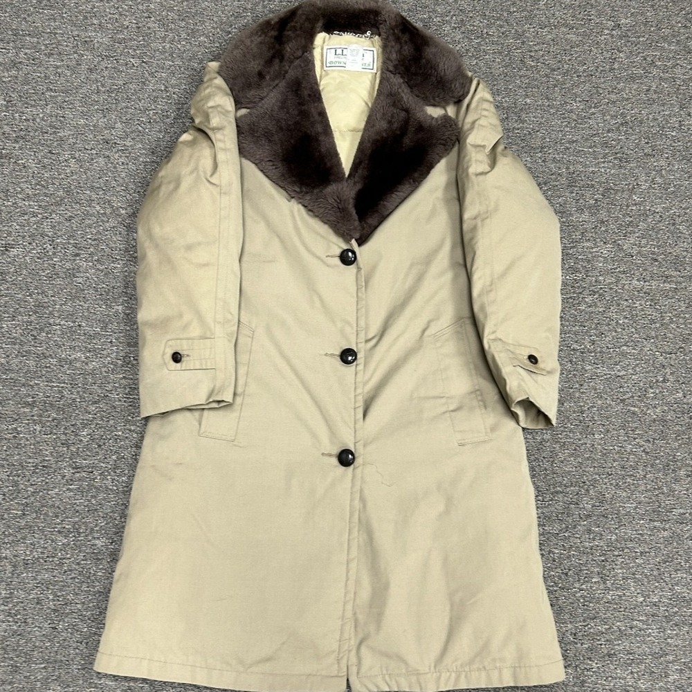L.L. Bean Down Mainer Coat Womens 8 Tan Mouton Fur Collar Goose Down Parka USA